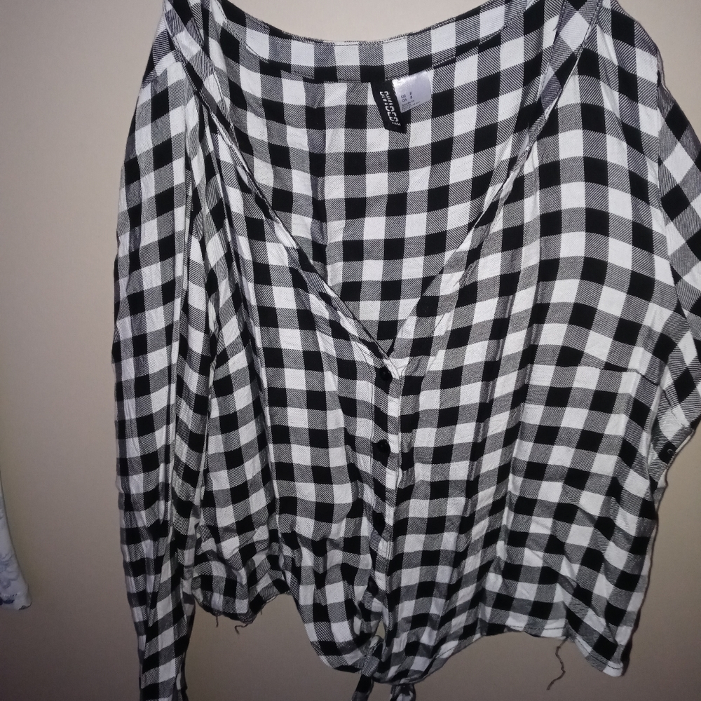 Black and white checkered crop top